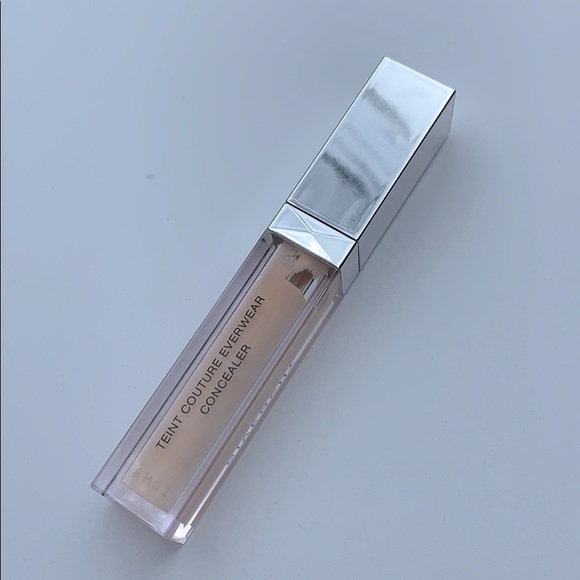 Givenchy concealer - Picture 2 of 3